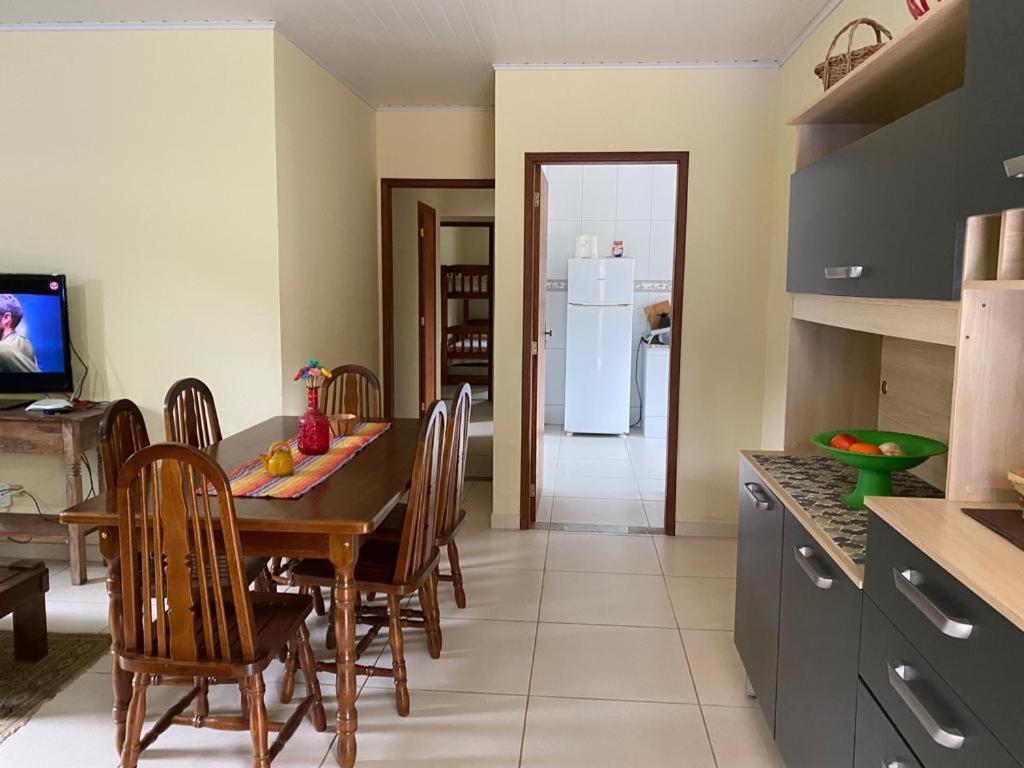 Lumiar Casa Solar Churrasqueira Com 3 Quartos Sendo Um Suite Arejada, Jardim A 700M Do Centro Luaran gambar